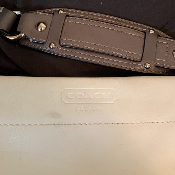 Used Coach white and grey leather bag - Picture 2 of 13